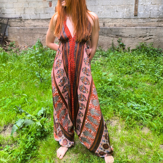 Ολόσωμη φόρμα μακριά με δέσιμο στο λαιμό/πλάτη και ανοιχτή πλάτη