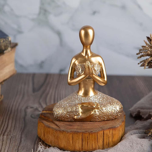 Γυναίκα σε στάση Yoga 1