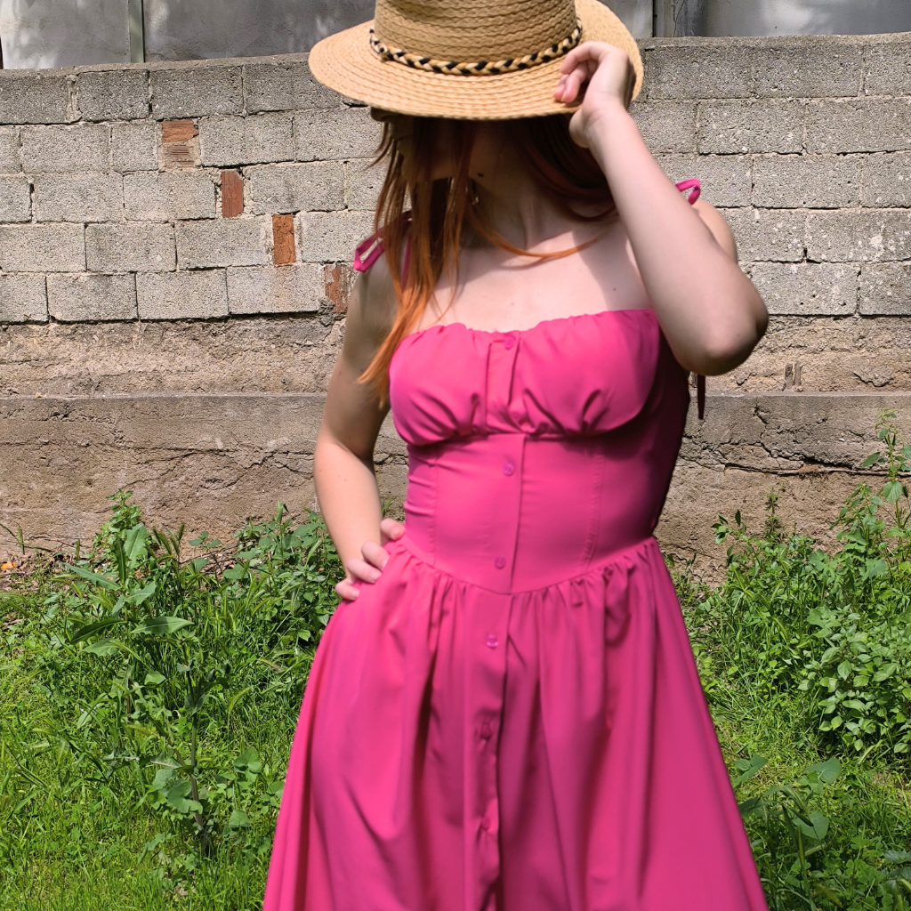 Φόρεμα με δετές τιράντες και κουμπιά