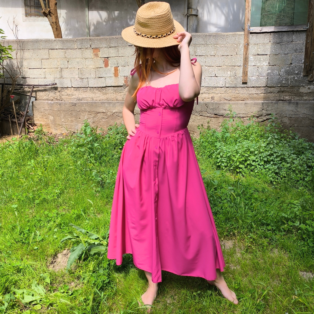 Φόρεμα με δετές τιράντες και κουμπιά