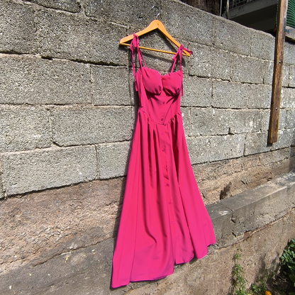 Φόρεμα με δετές τιράντες και κουμπιά