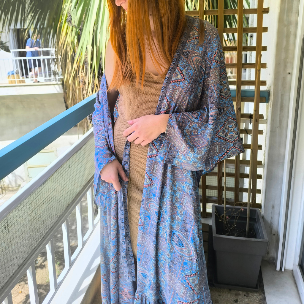 Κιμονό με ζώνη