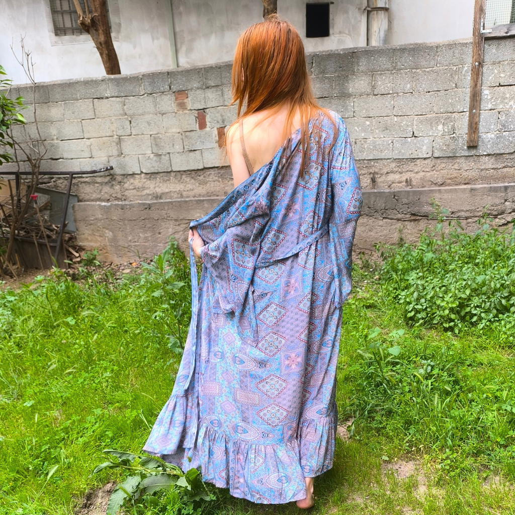 Κιμονό με ζώνη