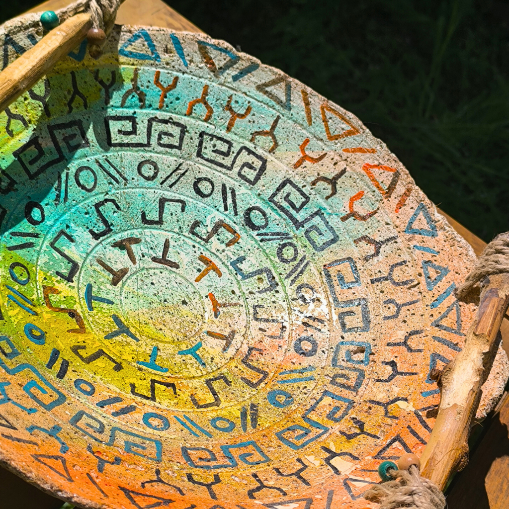 Κεραμική πιατέλα με ξύλινα στοιχεία - Κρυπτογραφημένος Δίσκος