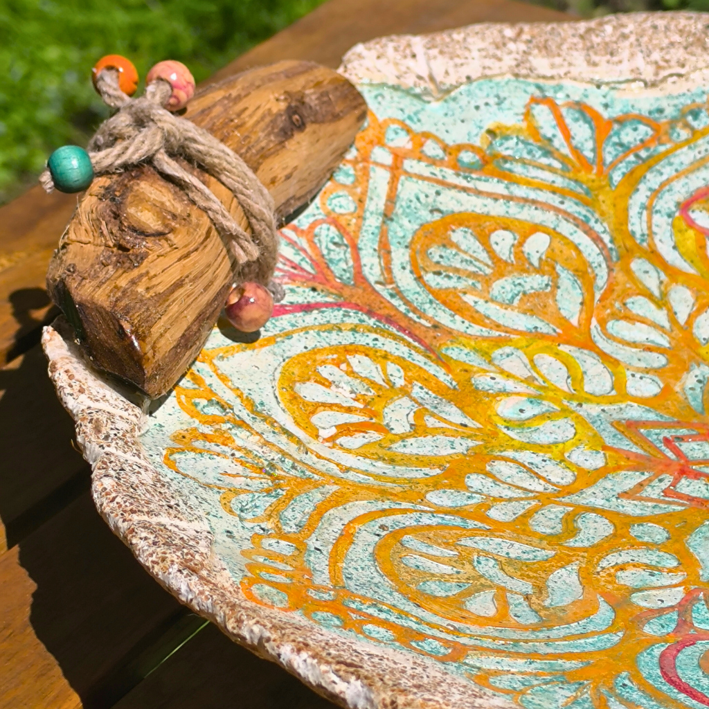 Κεραμική πιατέλα με ξύλινα στοιχεία - Μάνταλα